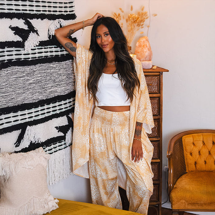 Havana Lounge Set, worn by the tapestry