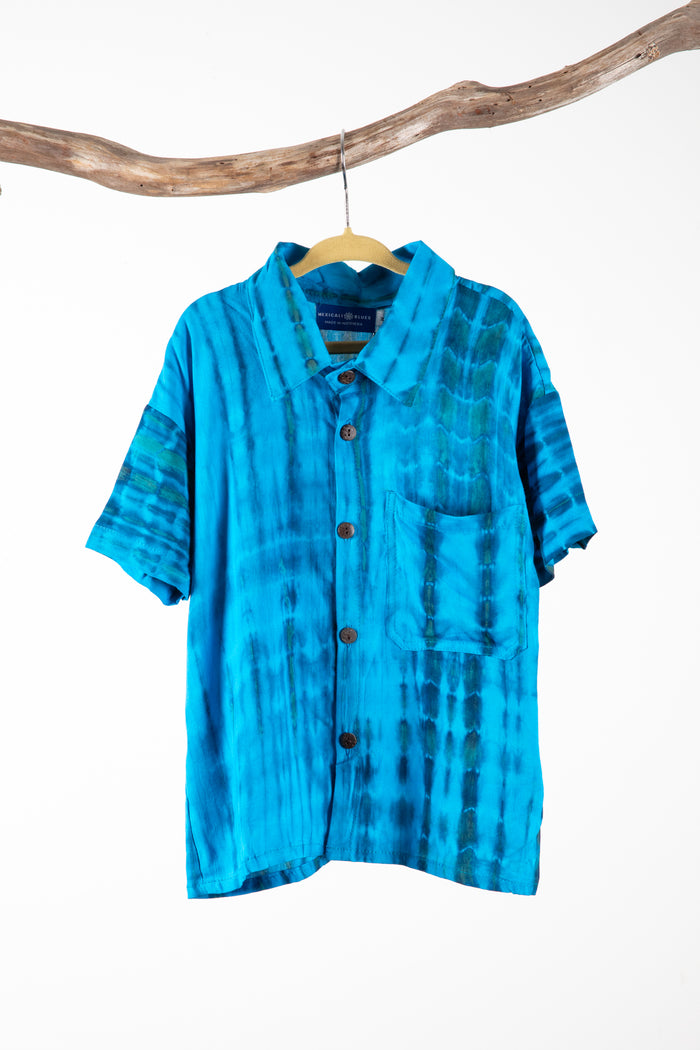 Kids tie dye button up shirt in blue