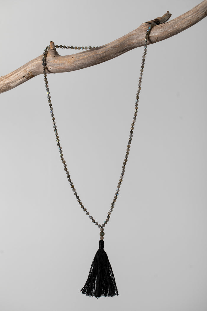 Labradorite / 38"
