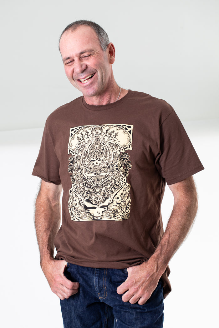 Ross is wearing size L Grateful Dead t shirt