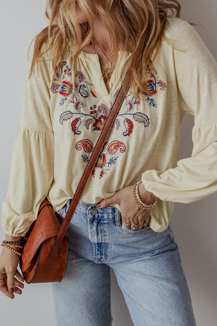 Blouse à col en V -A WOMAN WE LOVE