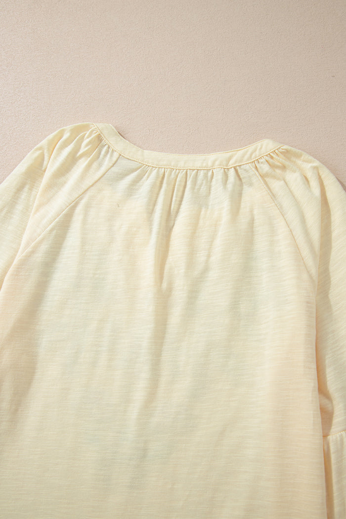 Blouse à col en V-A WOMAN WE LOVE