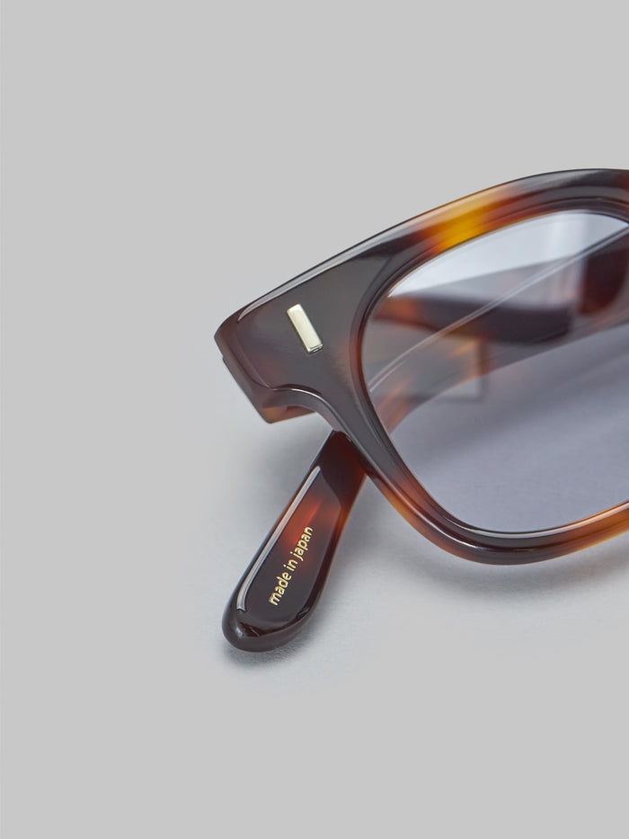 Buddy Optical Sony Brown Tort Smoke closeup