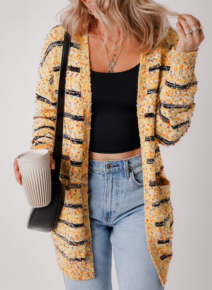 Cardigan long beige rayé en tricot à pompons ouvert sur le devant-A WOMAN WE LOVE