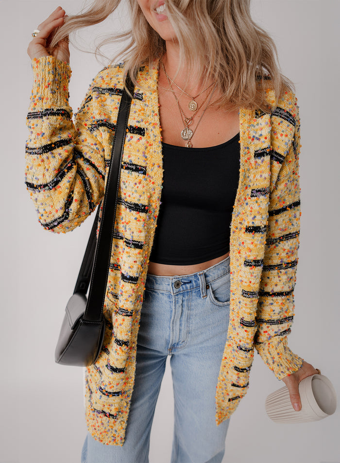 Cardigan long beige rayé en tricot à pompons ouvert sur le devant-A WOMAN WE LOVE