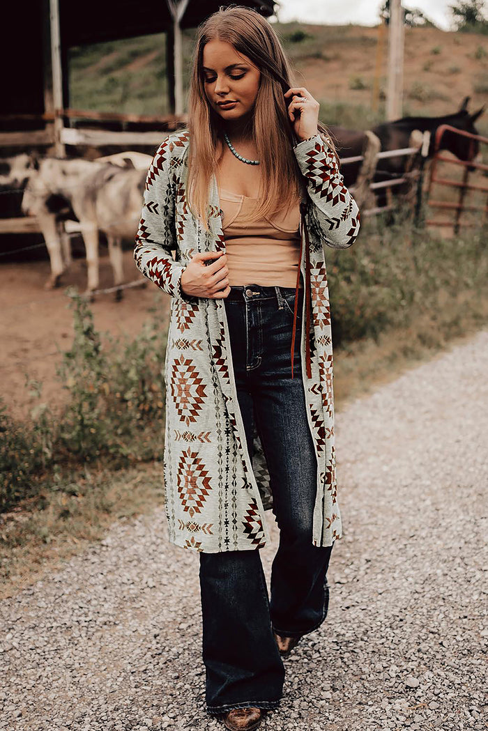 Cardigan long marron imprimé aztèque occidental ouvert sur le devant-A WOMAN WE LOVE