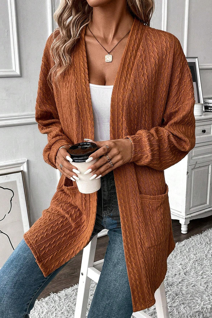 Cardigan ouvert sur le devant en tricot texturé châtain avec poches latérales-A WOMAN WE LOVE