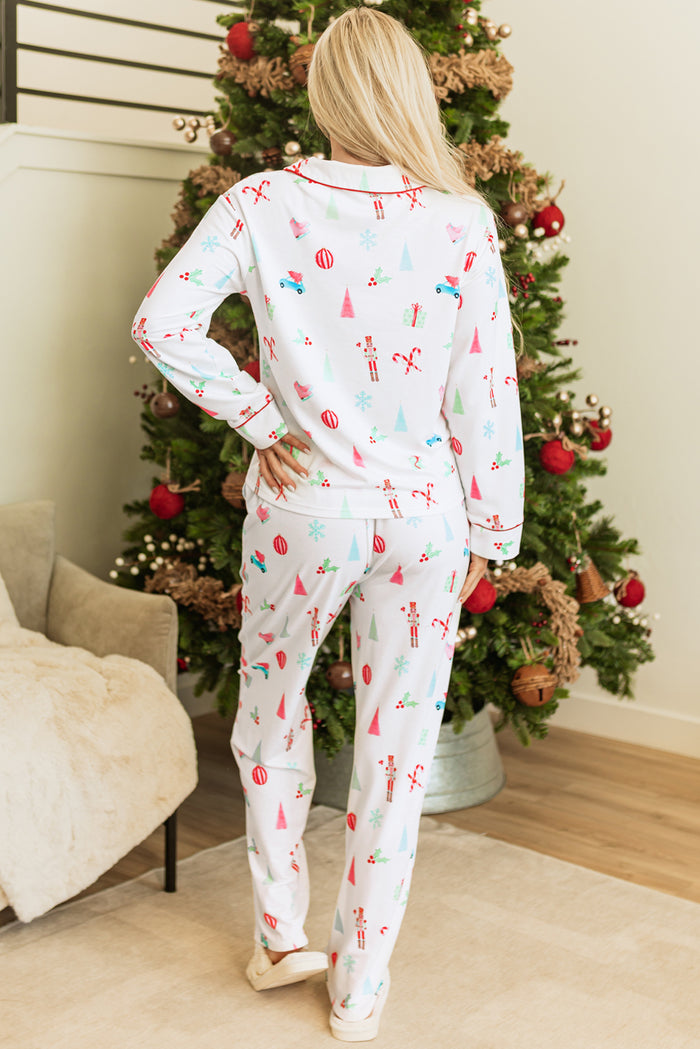Chemise et pantalon à revers imprimés de Noël blancs, vêtements de nuit-A WOMAN WE LOVE