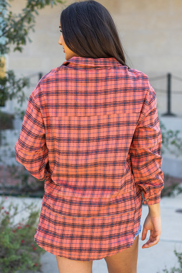 Chemise rouge à carreaux, manches longues, fente latérale, ourlet en détresse-A WOMAN WE LOVE