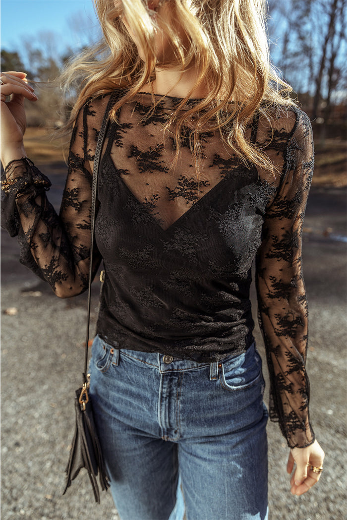 Chemisier noir à manches longues et en maille de dentelle avec épissure au crochet-A WOMAN WE LOVE