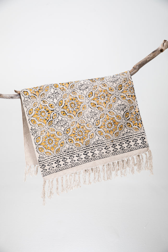 Natural and Yellow / 2x3'