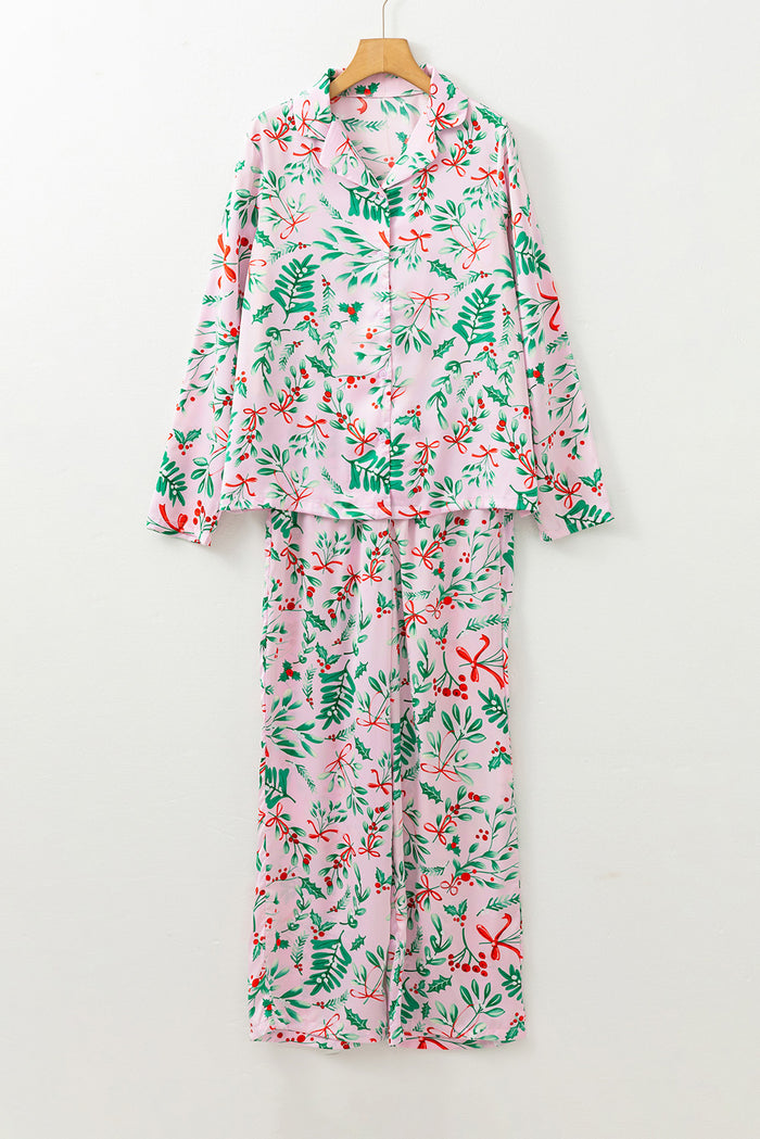 Ensemble pyjama rose à manches longues en satin à imprimé plantes et baies de Noël-A WOMAN WE LOVE