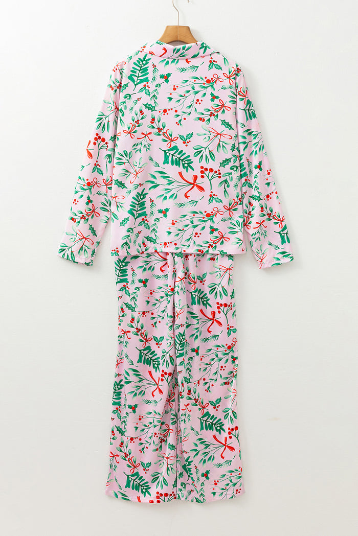 Ensemble pyjama rose à manches longues en satin à imprimé plantes et baies de Noël-A WOMAN WE LOVE