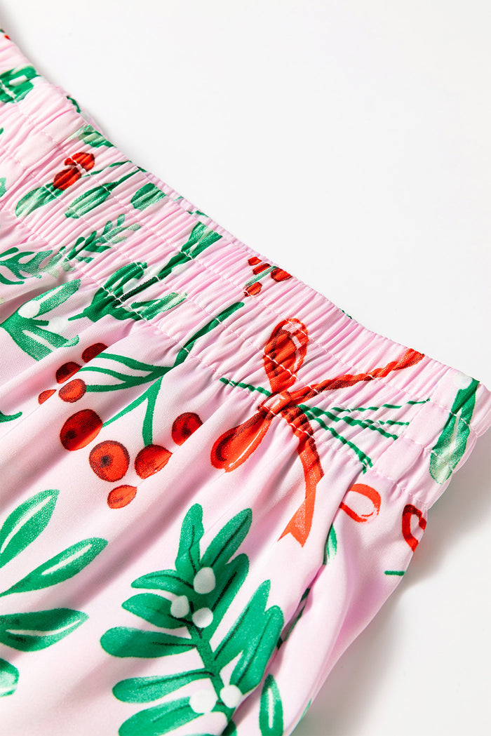 Ensemble pyjama rose à manches longues en satin à imprimé plantes et baies de Noël-A WOMAN WE LOVE