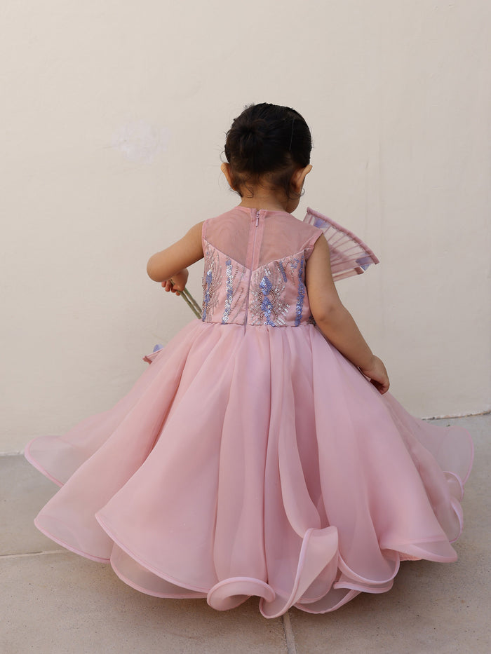 Luxury pink gown with pleated wired design