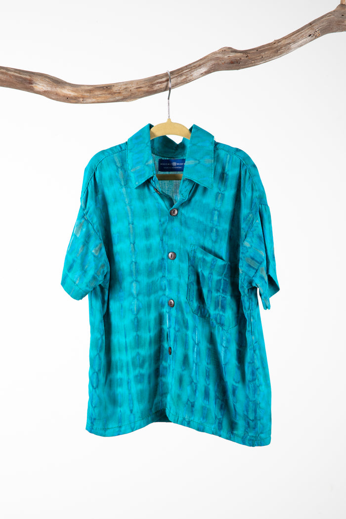 Kids tie dye button up shirt in green