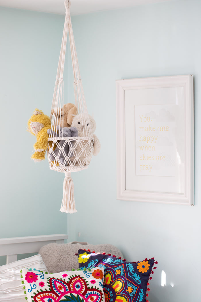 Macrame plant holder