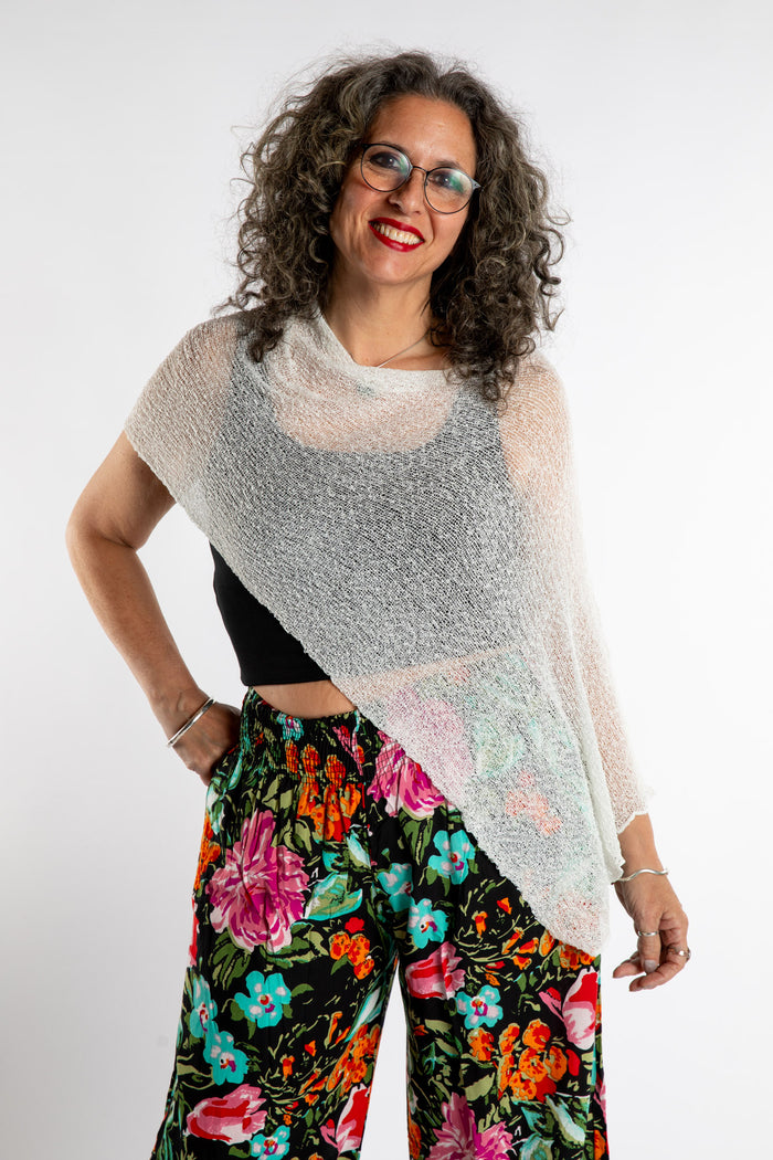 Susan is wear the Magic Lightweight Capelet in White