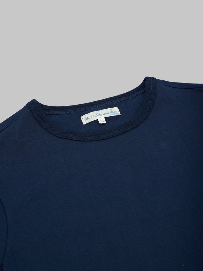 Merz b Schwanen 1950s Loopwheeled Classic Fit TShirt ink blue collar
