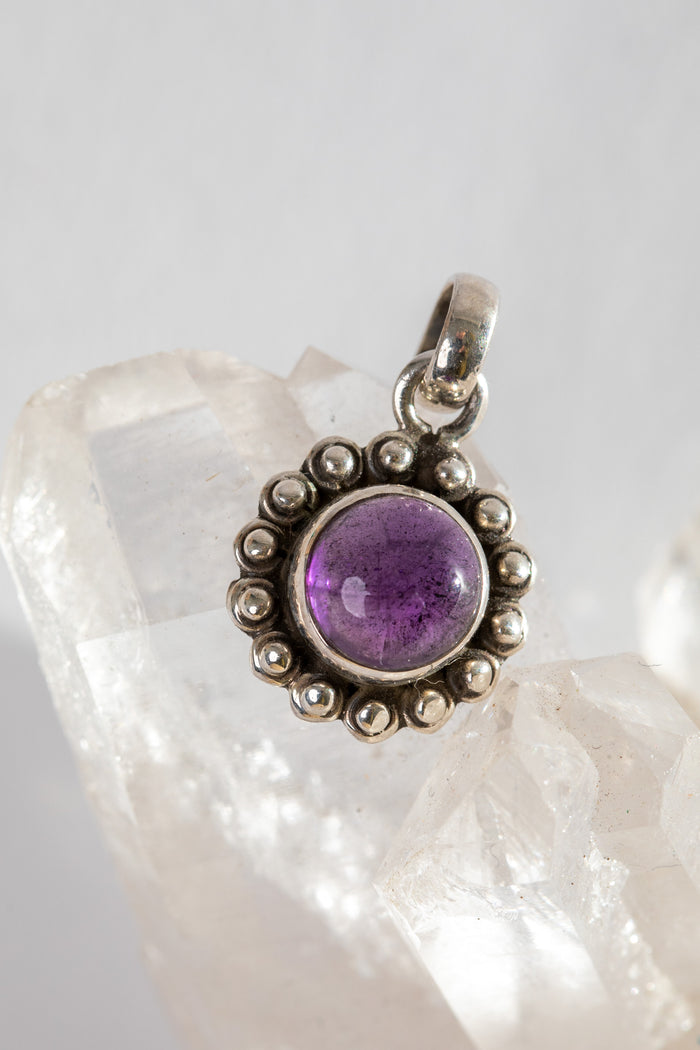 Padme Petit Round Gemstone Pendant in Amethyst