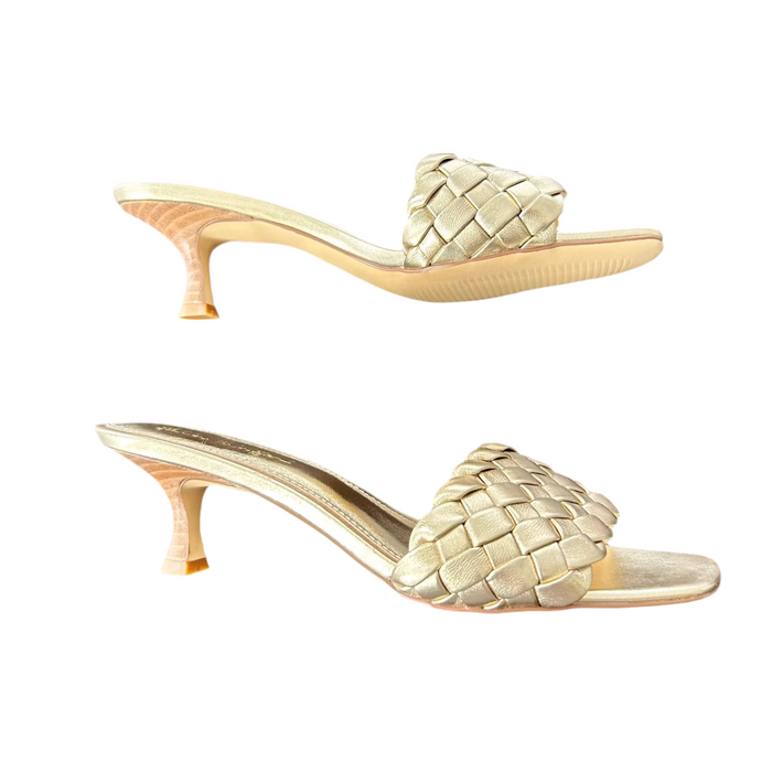 Sandals Designer By Lilly Pulitzer In Gold, Size: 6