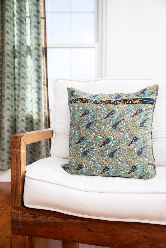 Floral pillow case in Tan