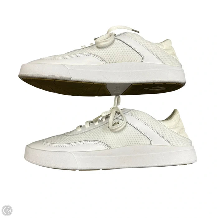 Shoes Sneakers By Olukai In White, Size: 7.5
