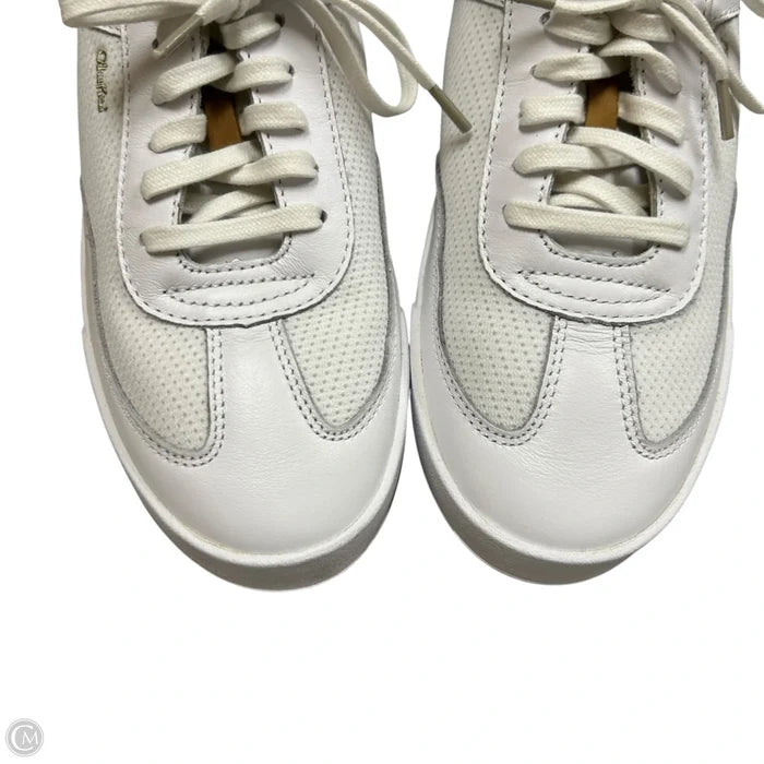 Shoes Sneakers By Olukai In White, Size: 7.5