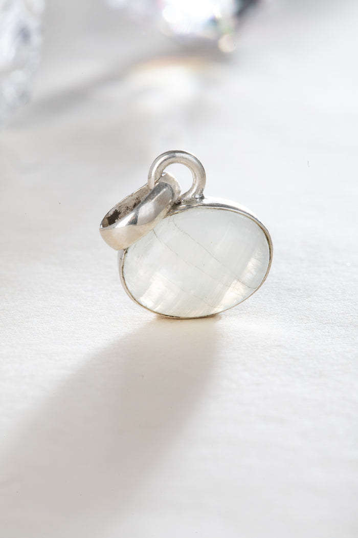 Simple Oval Cab Pendant-RETIRED in Amethyst