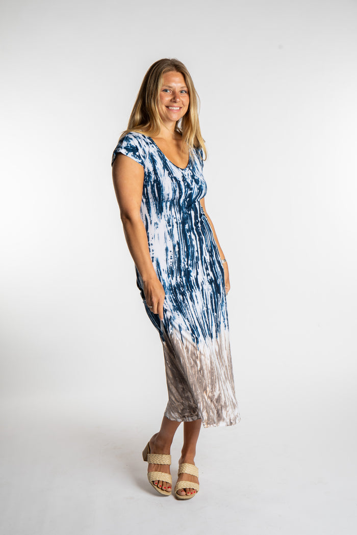 Sophie is wearing the Indigo Tara Tie Dye Maxi Dress in size S