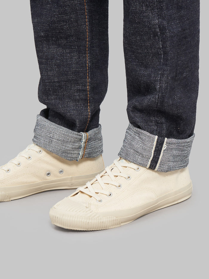 the strike gold 7104 ultra slubby straight tapered jeans  selvedge closeup