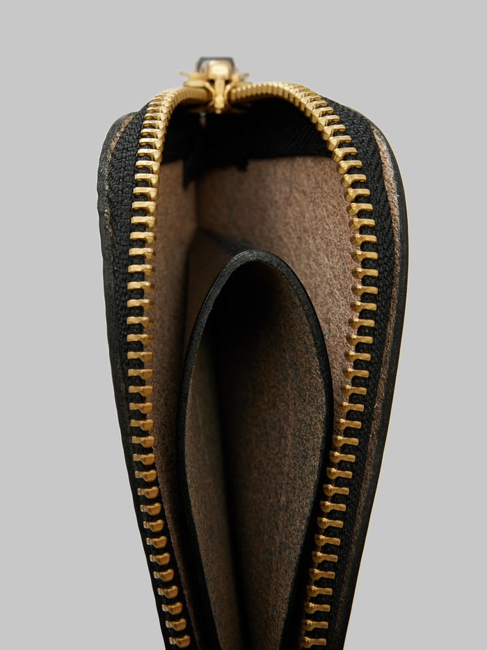 The Strike Gold Leather Zip Wallet Black compartments