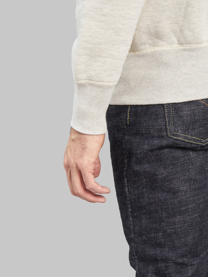 The Strike Gold Loopwheeled Sweatshirt oat elastic cuff