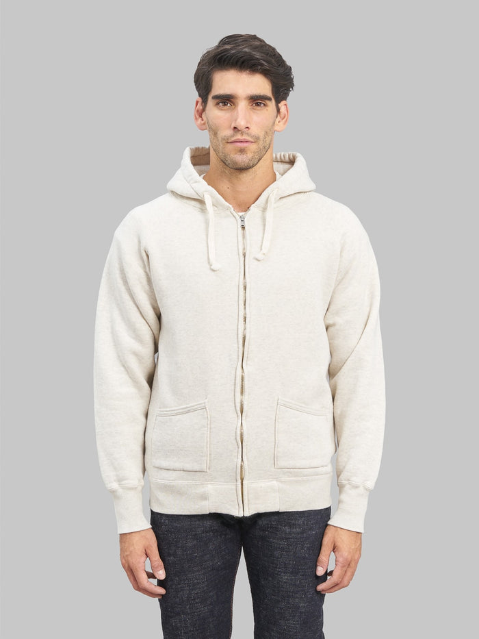 the strike gold zip hoodie oatmeal model front fit