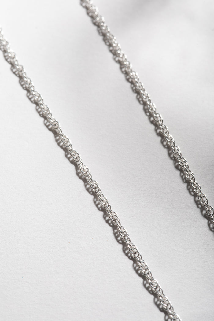 Twist chain sterling silver necklace 16 inch close up detail