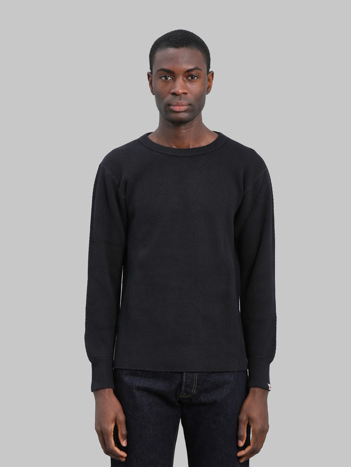 UES Double Honeycomb Thermal T-Shirt Black front fit