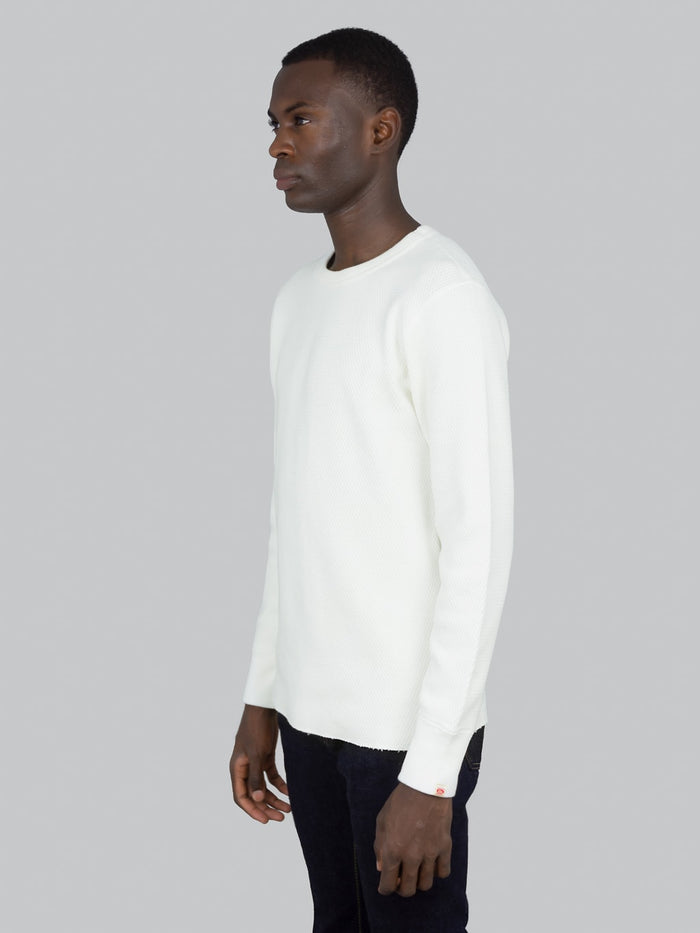 UES Double Honeycomb Thermal tshirt Off White model side fit
