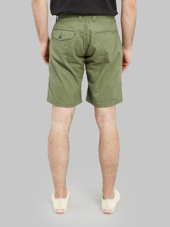 UES Duck Canvas Short Pants Olive model back fit