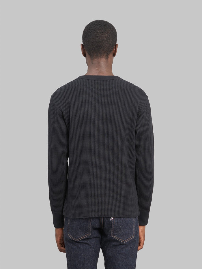 UES Thermal Big Waffle Tshirt Black back fit