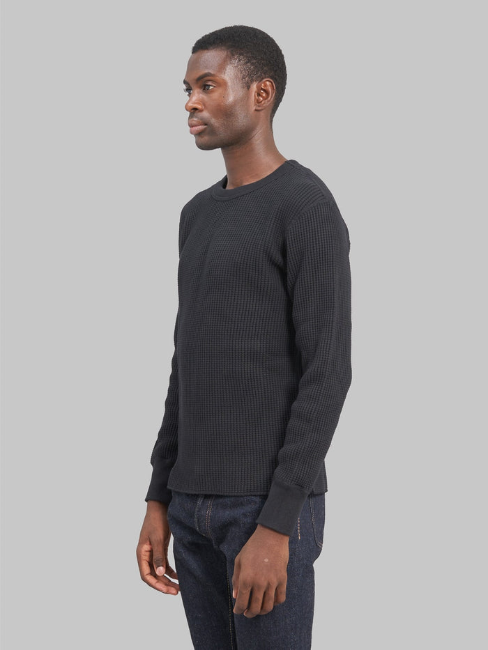 UES Thermal Big Waffle Tshirt Black side fit