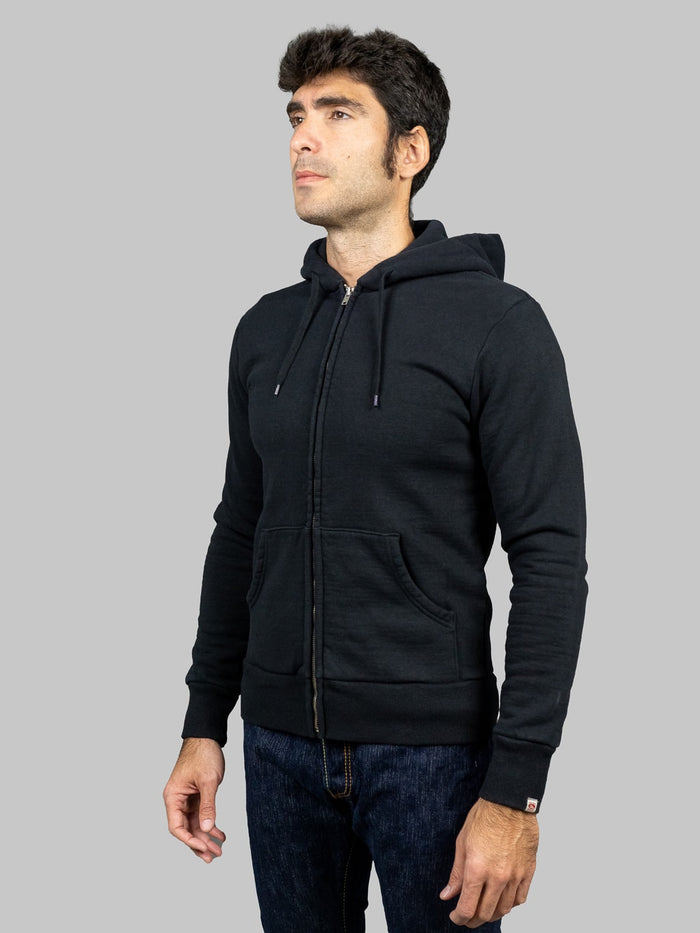UES hoodie Zip Parka black model side fit