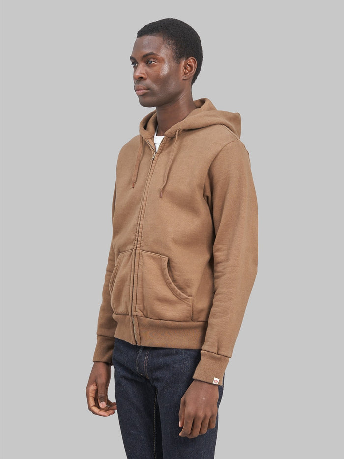 UES Zip Parka Brown model side fit